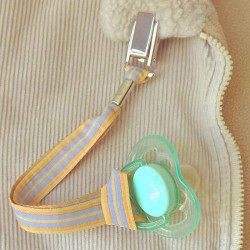 attache-tetine-rayures-jaune-bleu