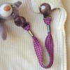 attache-doudou-pied-poule-violet