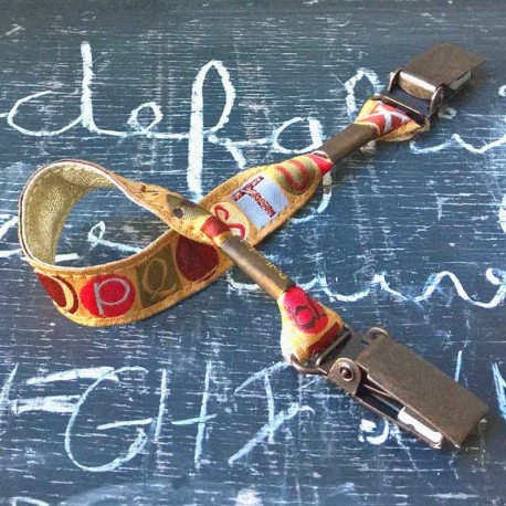 attache-doudou-serviette-lettres-alphabet-or