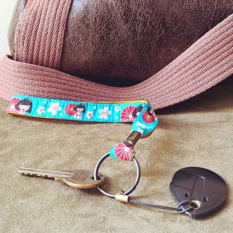 dragonne-porte-clefs-fleur-japon