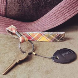 Porte-clefs dragonne Écossais beige