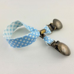 attache-doudou-serviette-pois-bleu-ciel