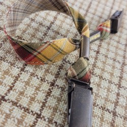 Attache-doudou & bavoir Écossais beige