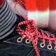 lacets-chaussures-pois-rouge