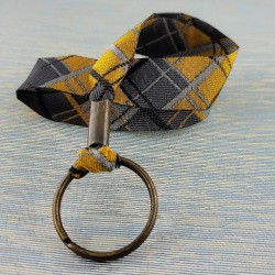 Porte-clefs dragonne Écossais gris
