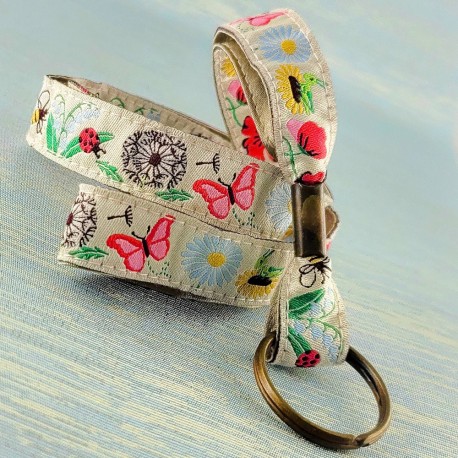 porte-clef-tour-cou-papillon