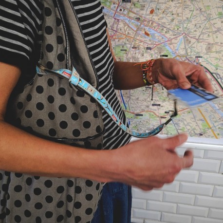 porte-badge-tour-cou-paris-sac