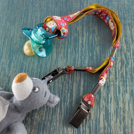 attache-doudou-tetine-poupee-russe