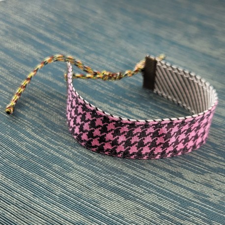 bracelet-ruban-pied-poule-rose